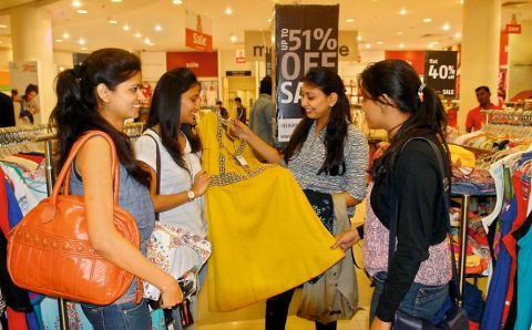 girls-fun-shopping-women-shopping-during-sale-shop-till-you-drop